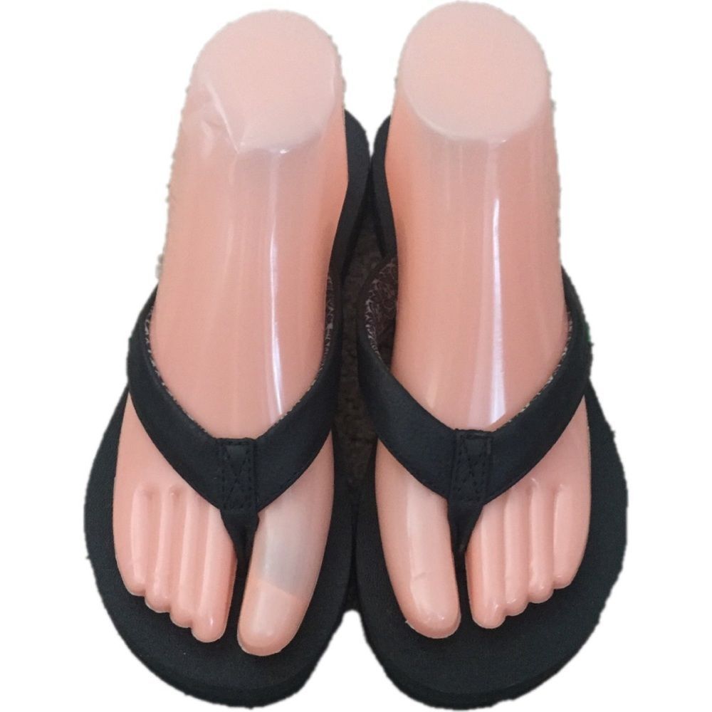Sanuk woman black sandals true size 7